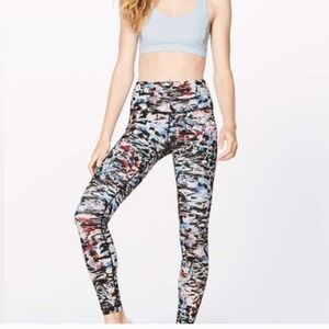 Lululemon Wunder Under in Culture Clash Multi Shock Women's Size 6